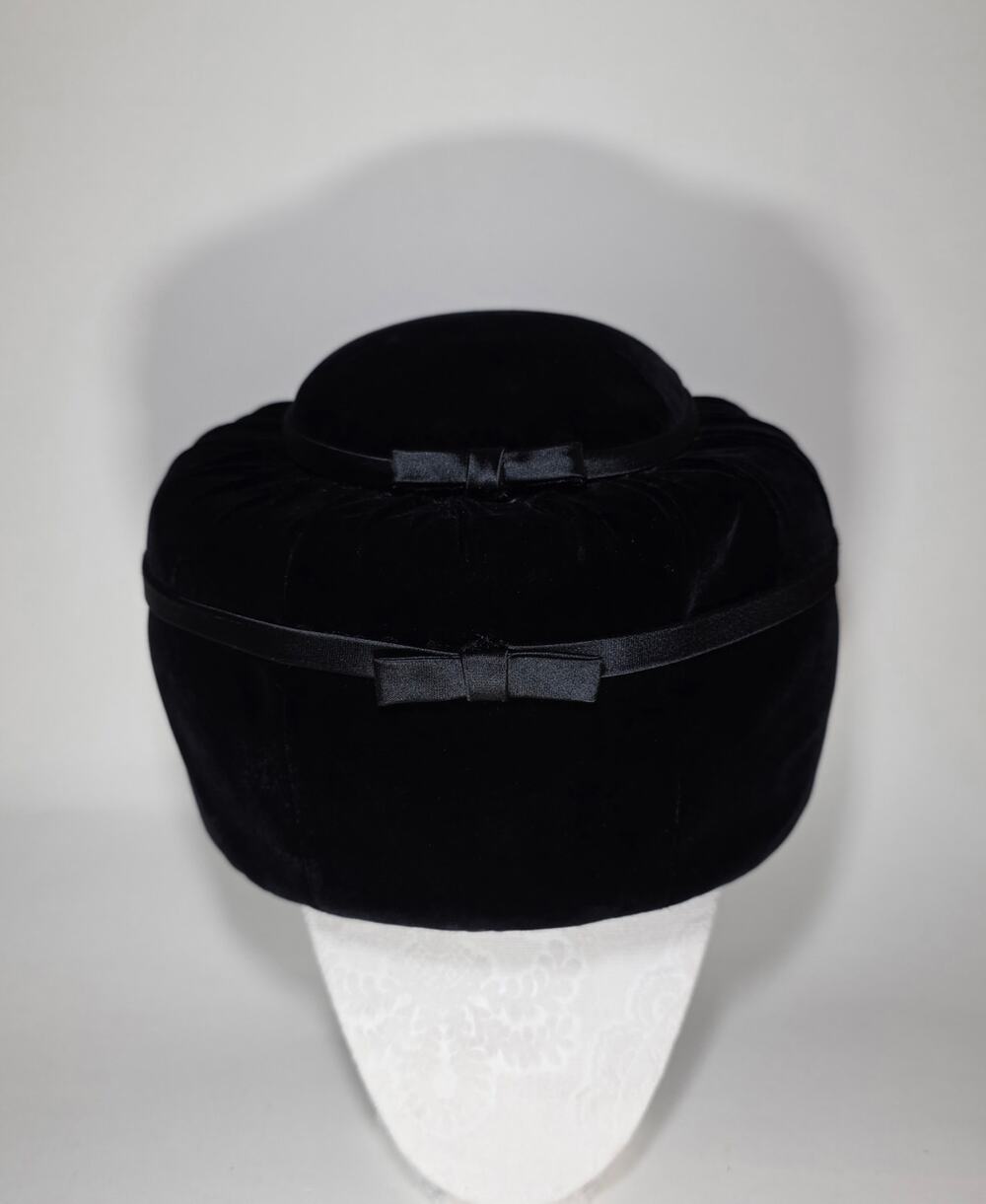 Vintage Lord & Taylor by Ambrose Black Velvet Pillbox Hat Bow